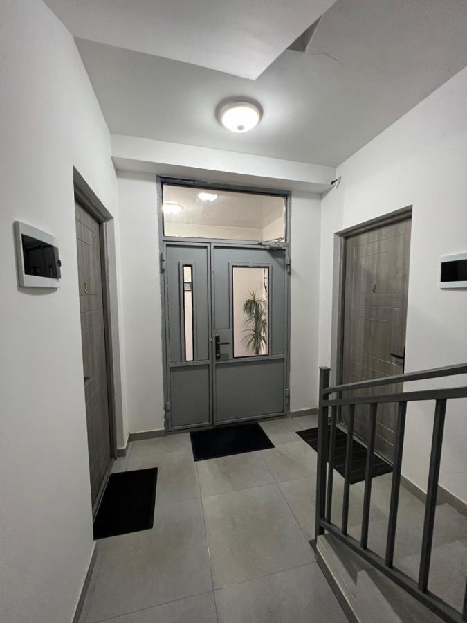 Cool Blue Interior Self Check In Apartment Yerevan Exterior photo
