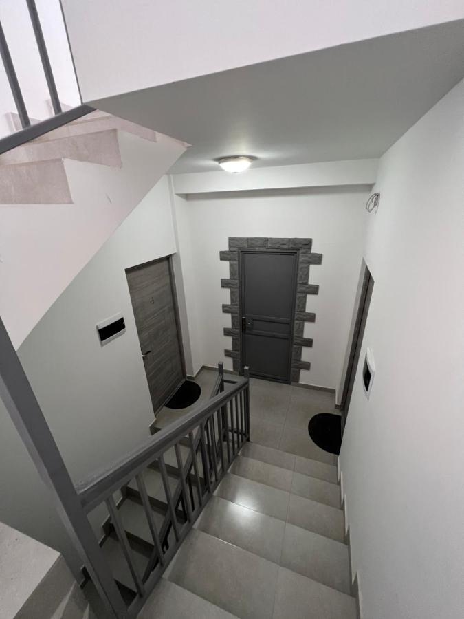 Cool Blue Interior Self Check In Apartment Yerevan Exterior photo
