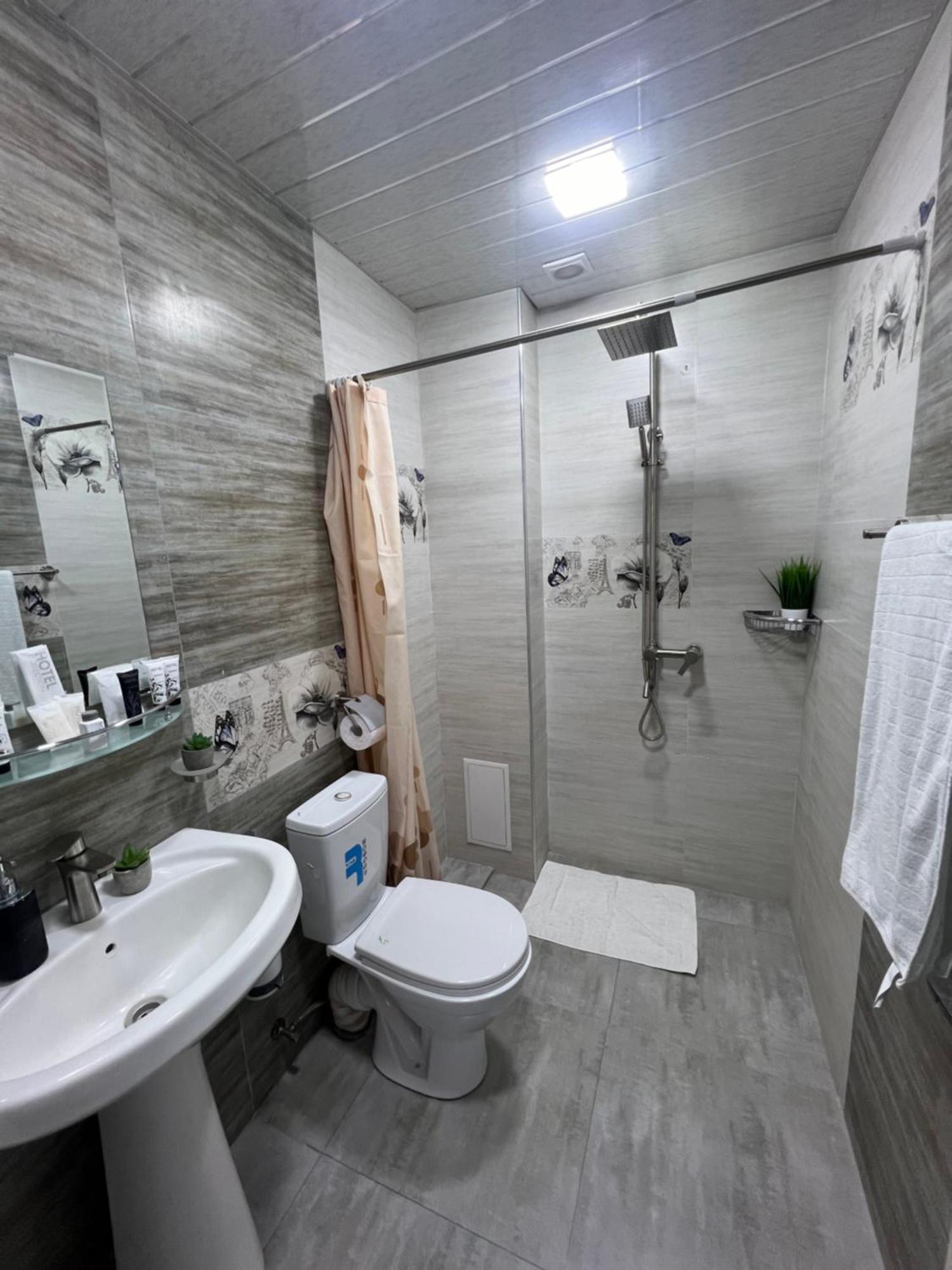 Cool Blue Interior Self Check In Apartment Yerevan Exterior photo